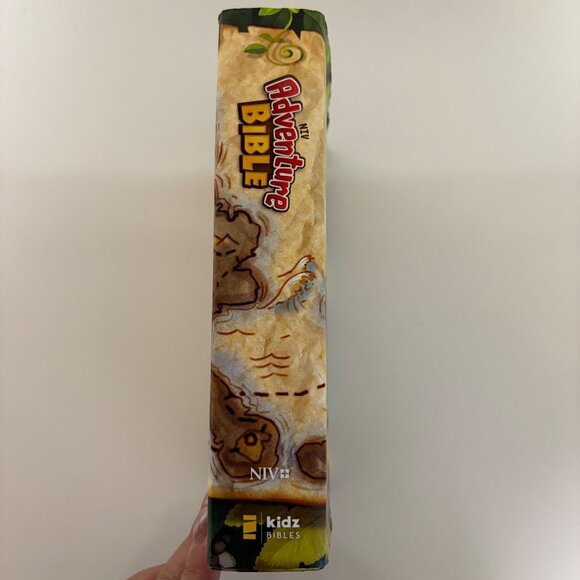 NIV Adventure Bible Hardcover For Kids Dictionary Concordance Maps - Picture 8 of 9